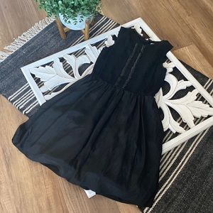 Jessica Simpson black dress size 6.